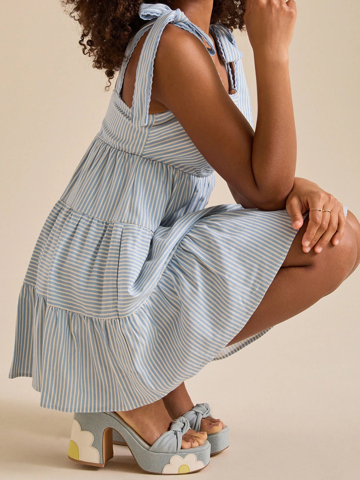 Elegant Floral Print Sleeveless Mini Dress with Adjustable Straps for Women A-Line Party Dress for Beach Club Streetwear and