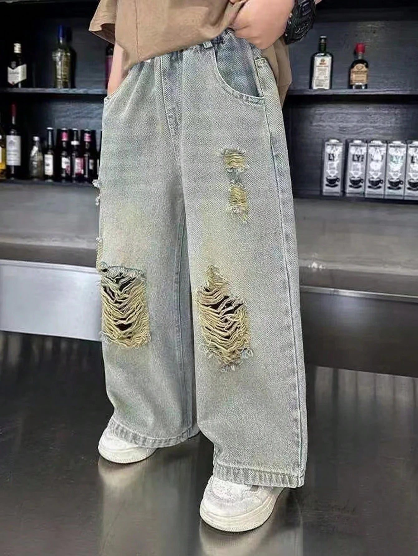 Teenage boy student minimalist preppy style water-washed light blue wide-leg straight-leg loose cas
