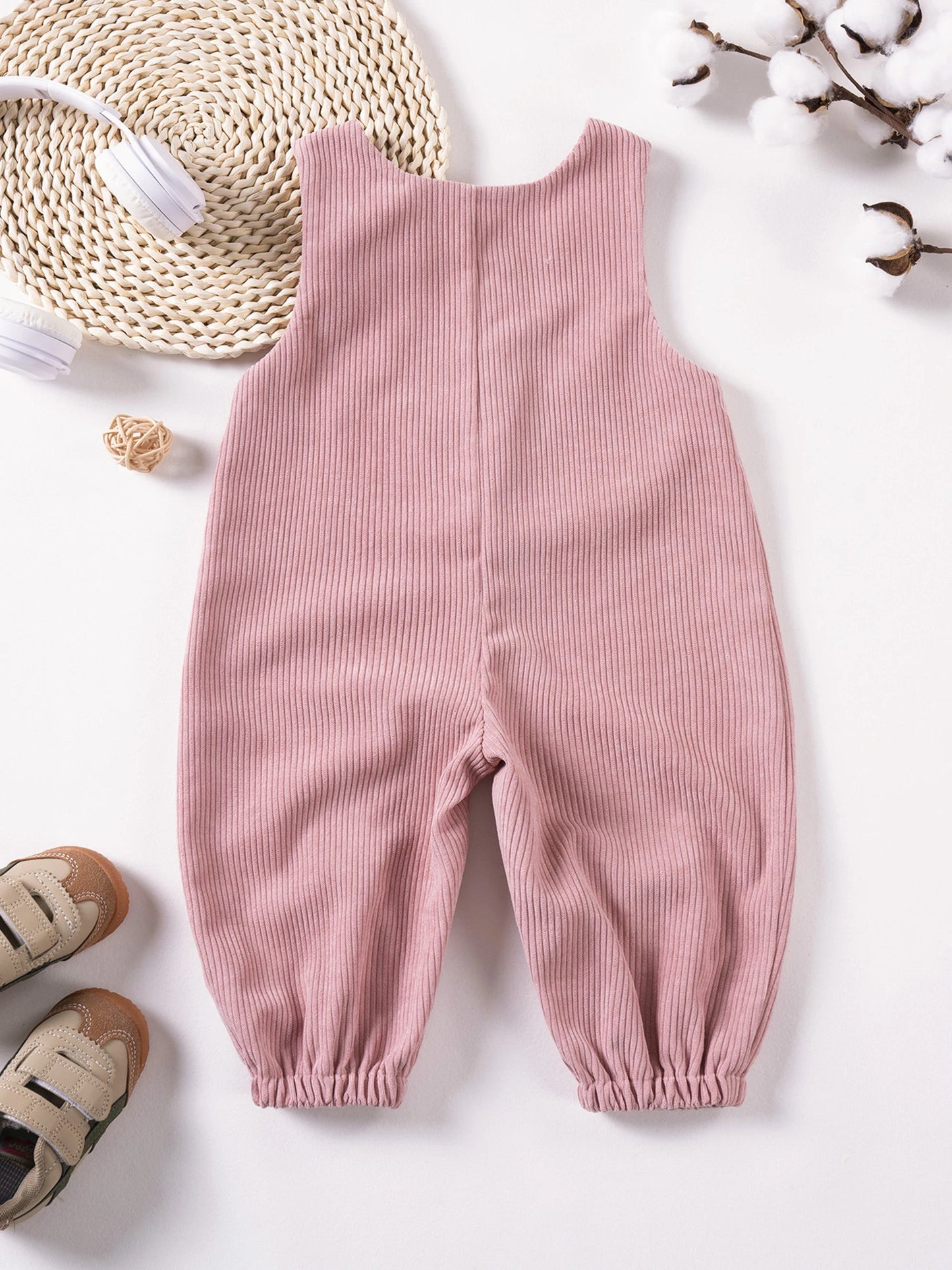 Toddler Unisex Denim Dungarees with Bear Patchwork Detail and Adjustable Straps Stylish Kids Overall Jumpsuit for Autumn
