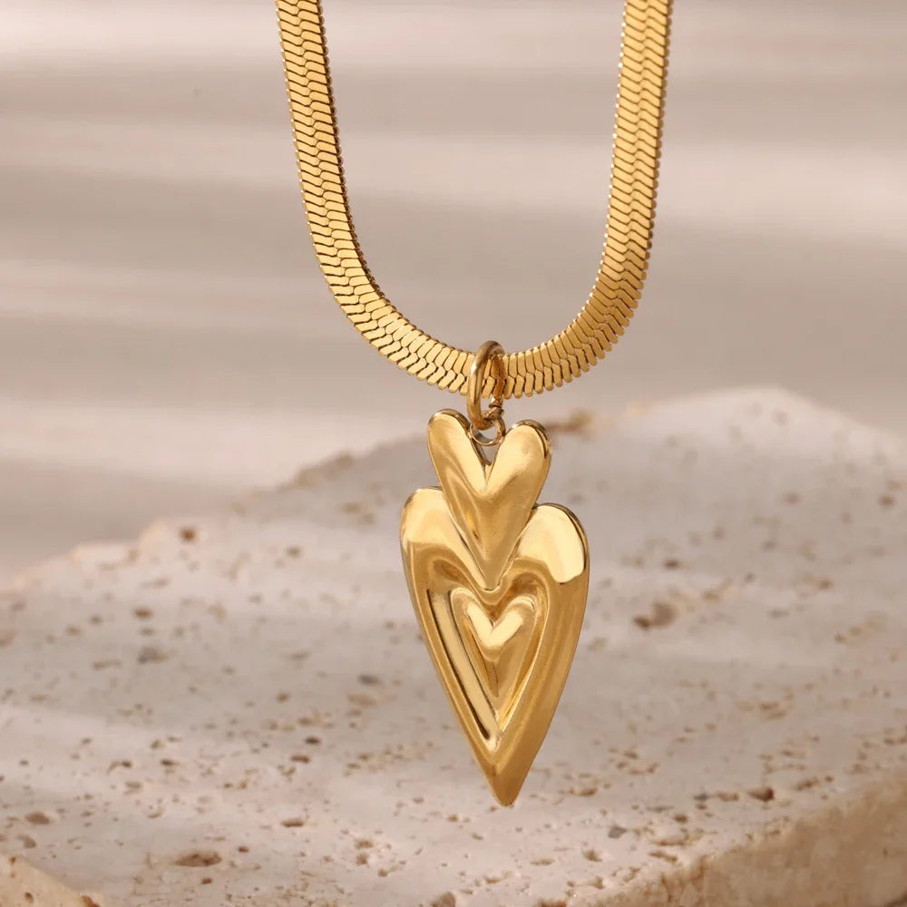 Punk Gold Color Heart Pendant Necklace for Women Stainless Steel Buckle Beaded Neck Chain Choker Y2K Jewelry Accessories