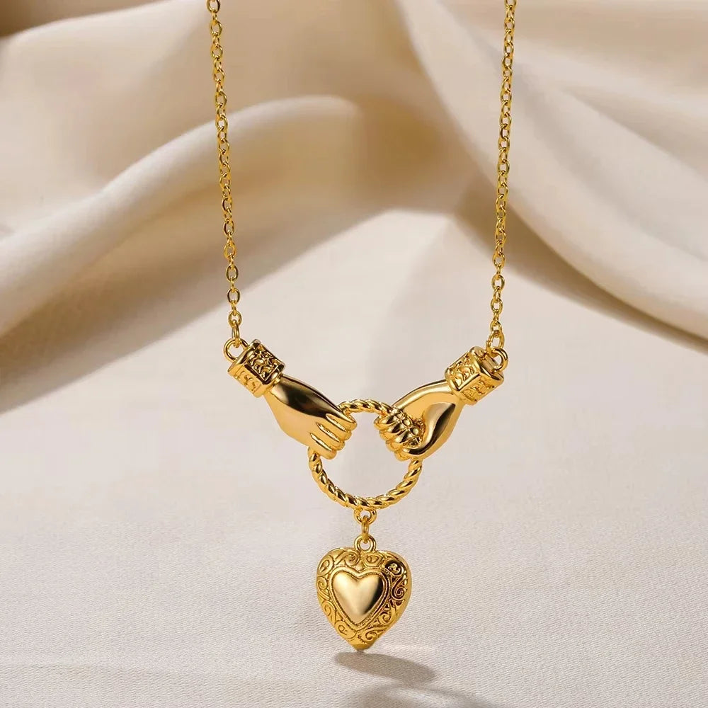 Punk Gold Color Heart Pendant Necklace for Women Stainless Steel Buckle Beaded Neck Chain Choker Y2K Jewelry Accessories