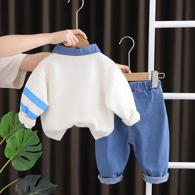 New boys' spring and autumn fashion casual sitting Bear Lapel sweater boys' jeans two piece set